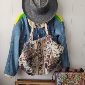 Floral Tapestry Tote Square Bag